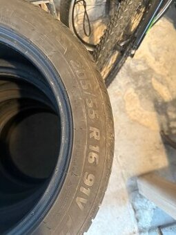 Pneu 205/55/R16 - 1