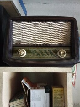 Staré rádio Tesla