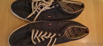 Tommy Hilfiger