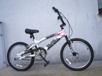Freestyle dívčí BMX kolo 20“ Mongoose, bezvadný stav.
