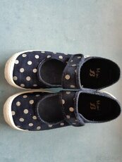 Dívčí přezůvky Baťa 35