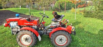 Traktor tk 14 s příslušenstvím