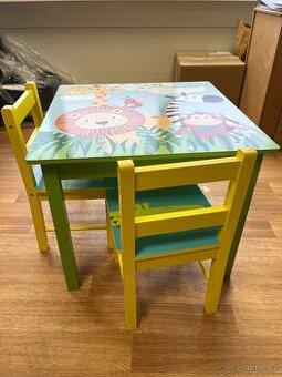 Dětský stolek s židličkami