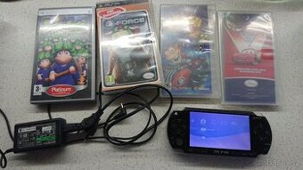 PSP + 4 hry + příslušenství