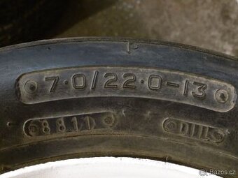 Závodní slick Avon 7.0/22.0-13