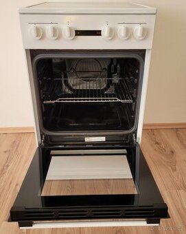 Volně stojící sporák s troubou zn. Mora