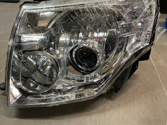 Levé přední světlo XENON Pajero