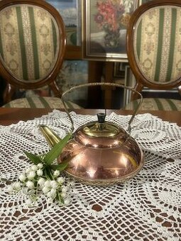 Starožitná měděná konvička