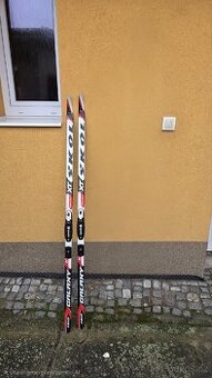 Běžecké lyže (běžky) 160cm s vázáním Rottefella NNN