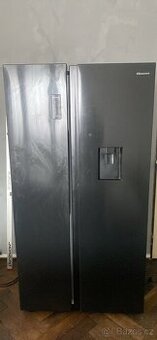 Americká lednice Hisence