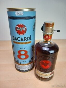 Prémiový zlatý rum Bacardi Reserva Ocho