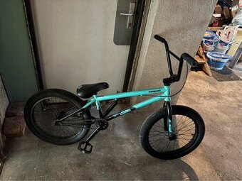 Prodávám BMX v dobrém stavu, sám jsem ho téměř nepoužíval.