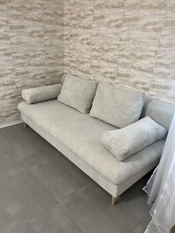 Rozkládací pohovka s úložným prostorem