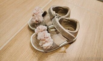 Dětské letní sandálky, velikost 21