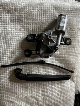 Zadaní stěrač + motorek Audi A3 S3 RS3 8V