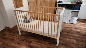 Postýlka Kindecraft MIA + matrace + monitor dechu