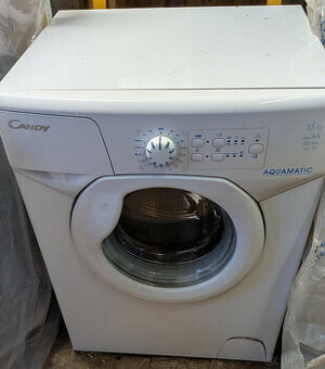 Pračka Candy – úzký model (43 × 51 × 70 cm)