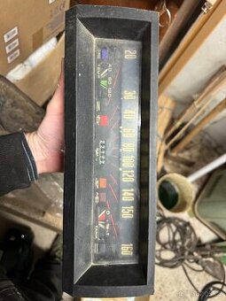 Tachometr škoda 100