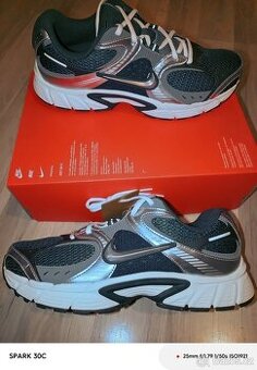 Nike tenisky V5 RNR vel 44,5 originál