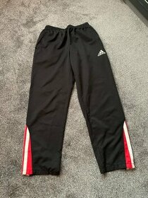 SPORTOVNÍ ČERNÉ KALHOTY ADIDAS  / uni/