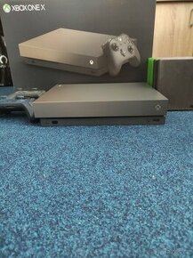 Xbox One X 1 TB Gold Edition - 1