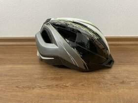 Dětská cyklistická helma s blikačkou
