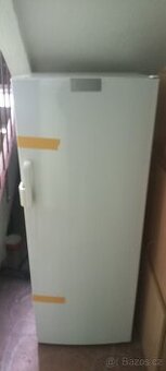 Mraznička se šuplíky
