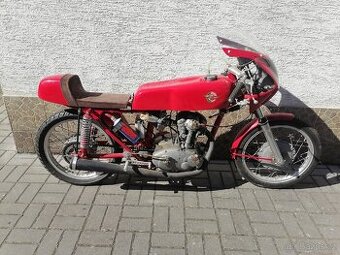Závodní Ducati