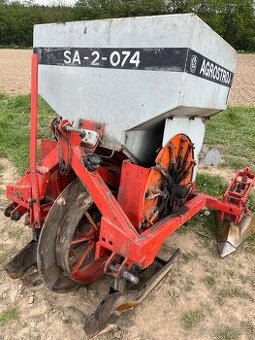 Sazeč brambor Agrostroj Prostějov
