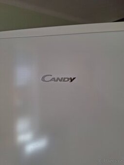 Lednice Candy CM 3354W kombinovaná nahoře chladí dole mrazák