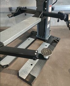 Jednosloupový mobilní zvedák, nosnost 2500KG