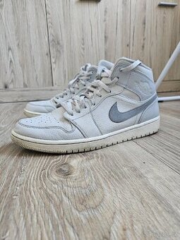 Nike air jordan 1 mid
