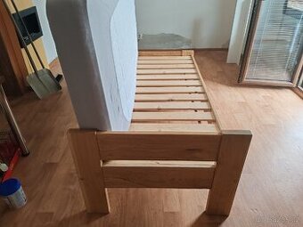 Postel s matraci