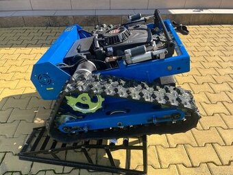 Sekaci robot pro obtížné plochy