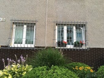 Ozdobné mříže na okno, bezpečnostní ochrana