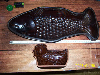 DVĚ KERAMICKÉ FORMY NA PEČENÍ