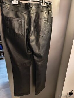 Kožené černé kahoty