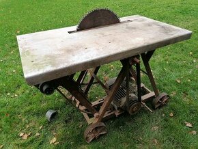 pila s kolébkou - 1