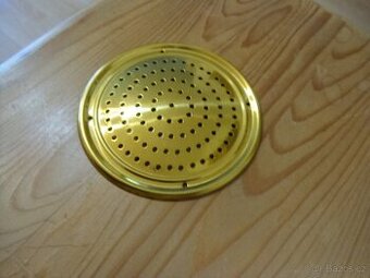 Větrací mosazné mřížky průměr 10cm (leštěná mosaz)