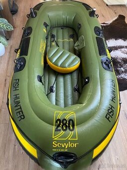 Rybářský člun sevylor HF 280