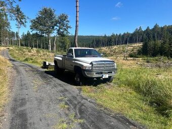 Dodge ram  3500 5.9 cummins manuál