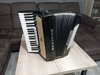 Delicia Carmen lll,96 bas