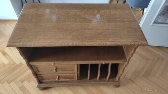 Gramofonová / televizní skříňka