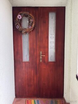 Vchodové dveře masiv