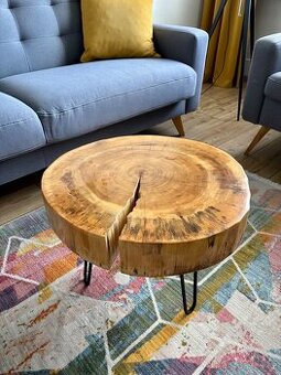 NOVÉ / Konferenční stolek z masivu