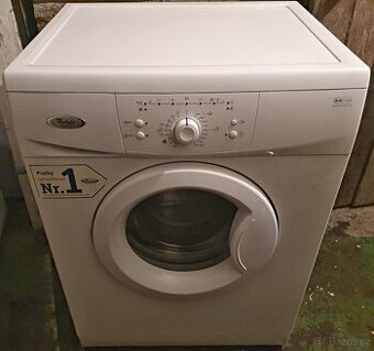 PRACKA WHIRLPOOL,BOCNI PLNENI,5KG,VELMI ZACHOVALA,PLNE FUNKC