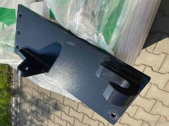 Uchyty čelní nakladač