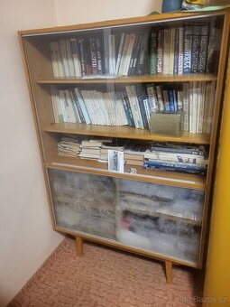Retro knihovna / sekretář – ZA ODVOZ