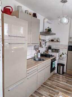 Prodám linku 270 cm včetně spotřebičů s odsavačem