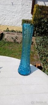 Modrá skleněná váza